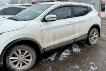 Nissan Qashqai 2014–2021 Okenné deflektory s chrómovou lištou (4 ks, HIC) fotografia 5
