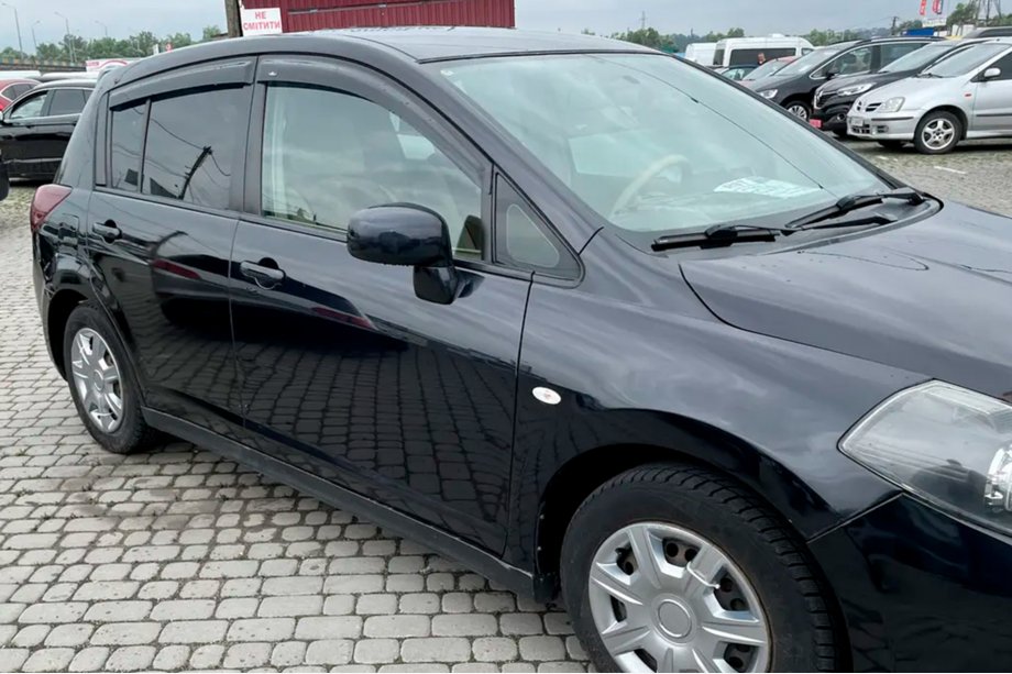 Nissan Tiida 2004–2011 Okenné deflektory HB (4 ks, HIC) Image