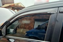 Nissan X-trail T30 2002–2007 Deflektory okien (4 ks, HIC) fotografia 2