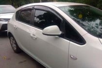 Opel Astra J 2009–2015 Okenné deflektory HB (4 ks, HIC) fotografia 4