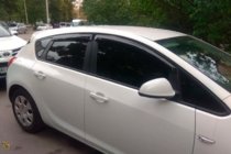 Opel Astra J 2009–2015 Okenné deflektory HB (4 ks, HIC) fotografia 1