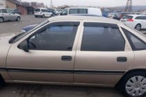 Opel Vectra A 1987–1995 Deflektory okien SD (4 ks, HIC) fotografia 2