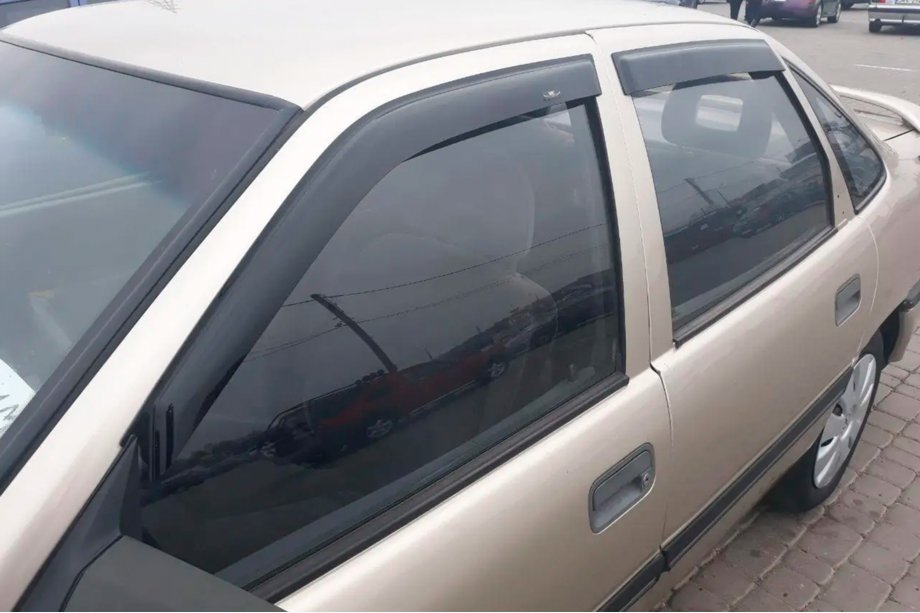 Opel Vectra A 1987–1995 Deflektory okien SD (4 ks, HIC) Image