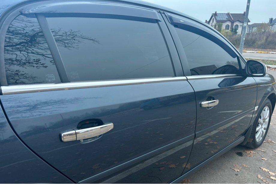 Opel Vectra C 2002–2008 Deflektory okien SD (4 ks, HIC) Image