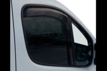 Opel Vivaro 2001–2015 Vkladané okenné deflektory (2 ks, HIC) fotografia 7