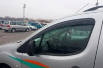 Peugeot Partner Tepee 2008–2018 Okenné veterné deflektory (2 ks, HIC) fotografia 9