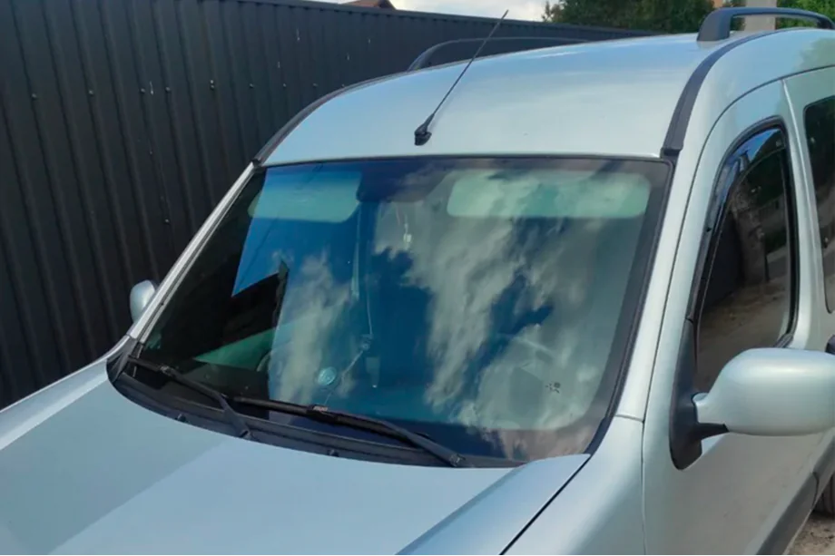 Renault Kangoo 1998–2008 Vkladané okenné deflektory (2 ks, HIC) Image