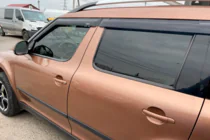 Skoda Yeti 2009–2017 Deflektory okien (4 ks, HIC) fotografia 3