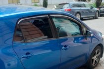 Toyota Auris 2007–2012 Deflektory okien (4 ks, HIC) fotografia 3