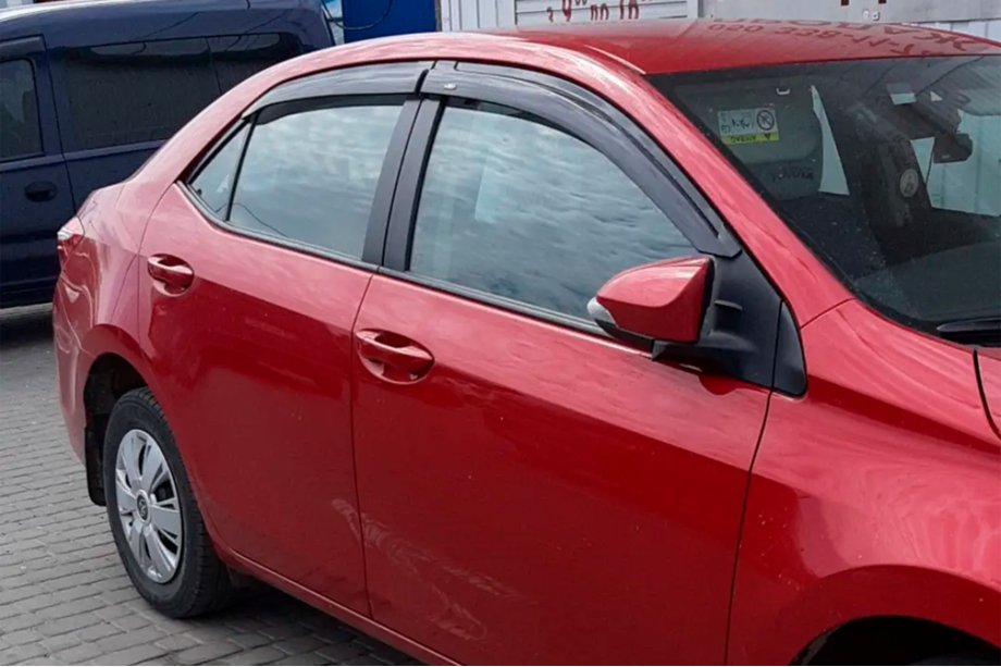 Toyota Corolla 2013–2019 Deflektory okien (4 ks, HIC) Image