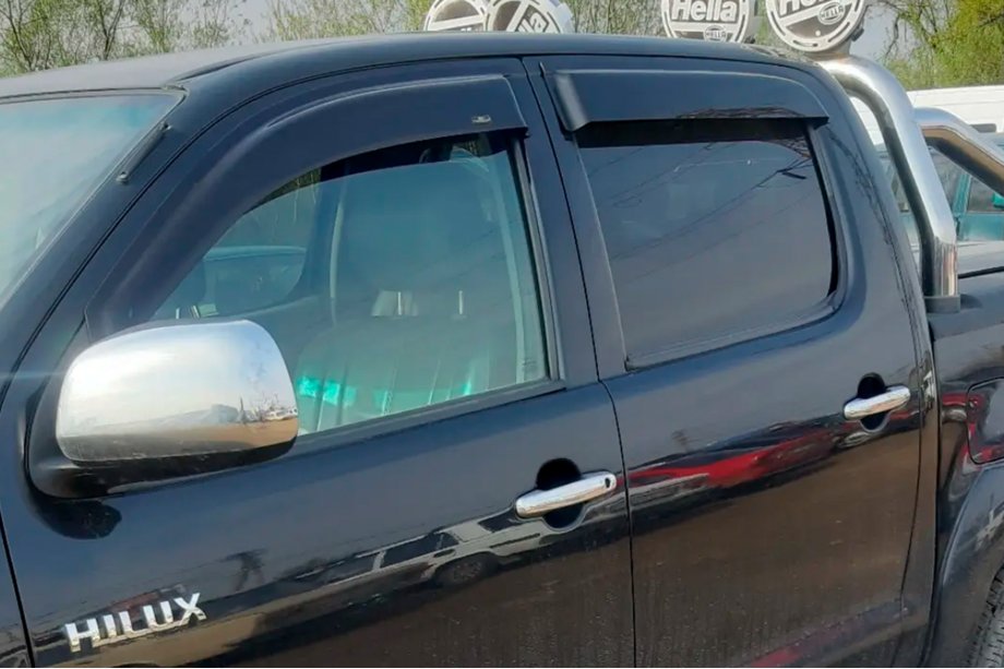 Toyota Hilux 2006–2015 Deflektory okien (4 ks, HIC) Image