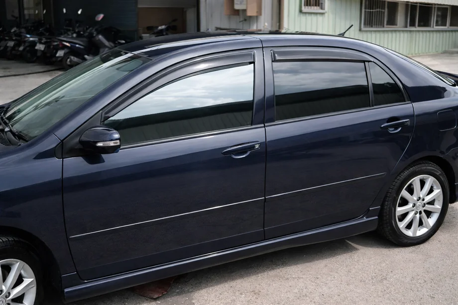 Volkswagen Jetta 2006–2011 Deflektory okien (4 ks, HIC) Fotografia 1