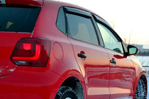 Volkswagen Polo 2010–2017 Okenné deflektory HB (4 ks, HIC) fotografia 2