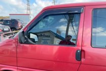 Volkswagen T4 Caravelle/Multivan 1990–2003 Okenné veterné deflektory (2 ks, HIC) fotografia 9