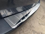 Mercedes E-class W212 2009–2016 Nerezová lišta na zadný nárazník Carmos (SW) fotografia 7
