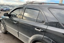Kia Sorento I BL 2002–2009 Deflektory okien (4 ks, HIC) fotografia 4
