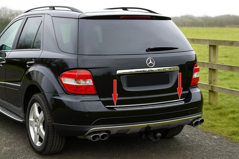 Mercedes ML W164 2005–2011 Nerezová lišta hrany kufra Fotografia 1