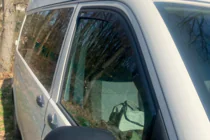 Volkswagen T6 2015–2024 Vkladané okenné deflektory (2 ks, HIC) fotografia 3
