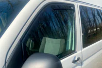 Volkswagen T6 2015–2024 Vkladané okenné deflektory (2 ks, HIC) fotografia 4