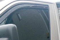 Volkswagen T6 2015–2024 Vkladané okenné deflektory (2 ks, HIC) fotografia 1