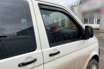 Volkswagen T6 2015–2024 Vkladané okenné deflektory (2 ks, HIC) fotografia 8