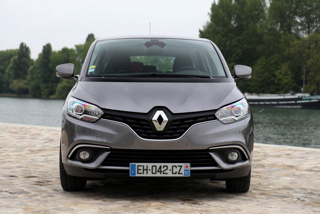 Štvrtá generácia kompaktného minivanu Renault Scenic
