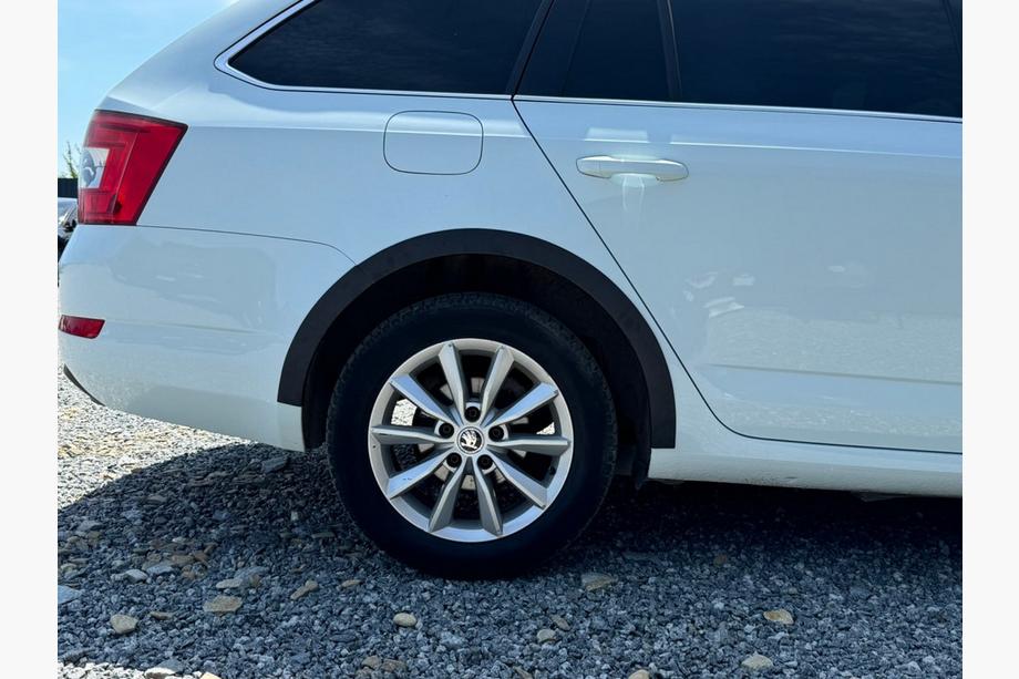 Skoda Octavia III A7 2013–2019 Nadstavce lemov blatníkov SW 2013-2016 (4 ks, čierny ABS) Image