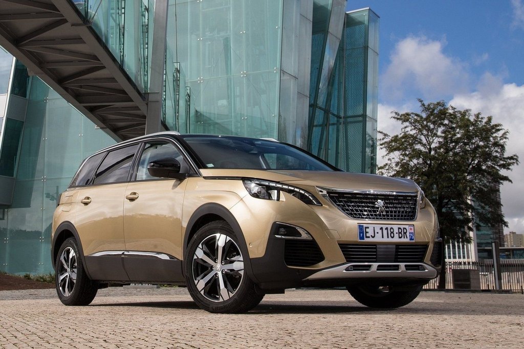 Test crossoveru Peugeot 5008 druhej generácie