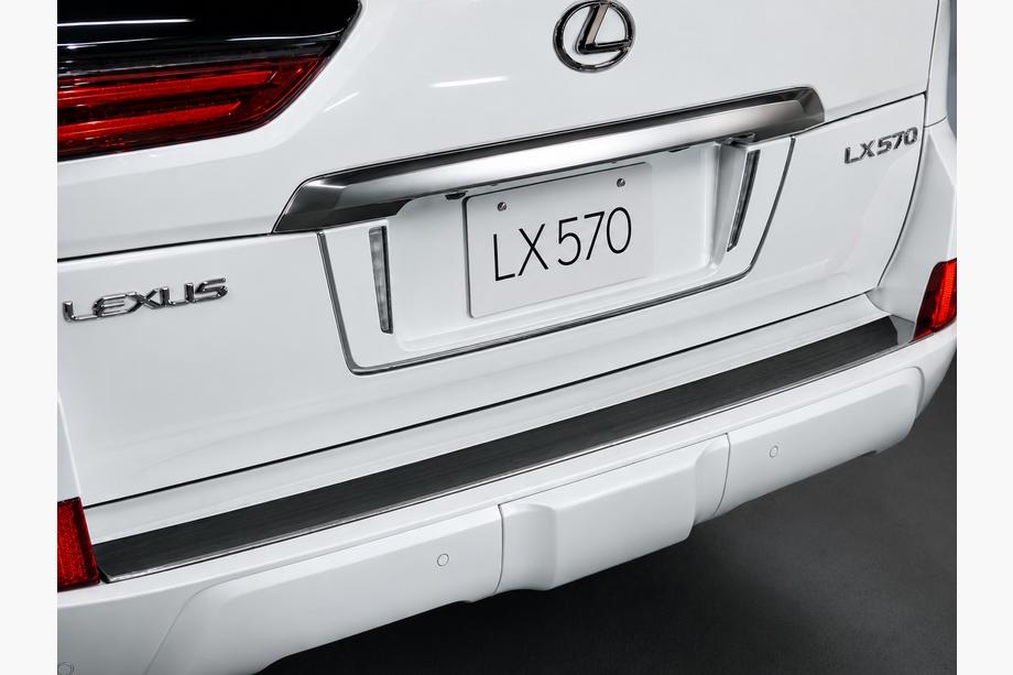 Lexus LX570/450d 2008–2022 Zadný držiak ŠPZ s LED (2007-2023) Čierna farba Fotografia 4