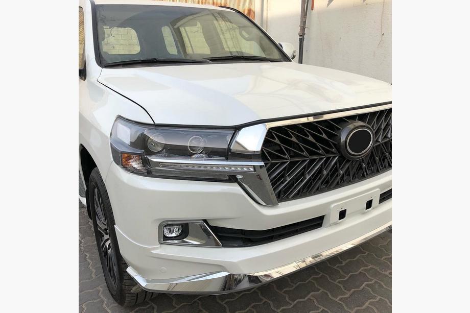 Toyota Land Cruiser 200 2007–2021 Sada bodykitu 2016↗ (Blade) Fotografia 4