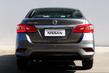 Recenzia modernizovaného sedanu Nissan Sentra fotografia 11