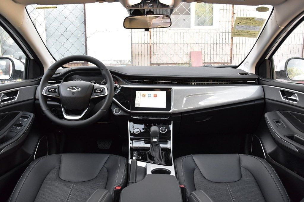 Modernizovaný sedan strednej triedy Chery Arrizo 5