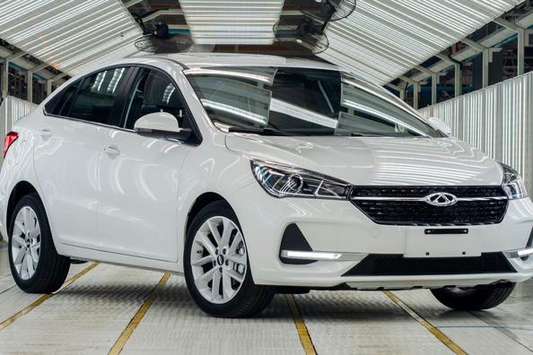 Modernizovaný sedan strednej triedy Chery Arrizo 5