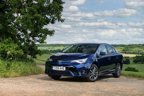 Recenzia sedanu Toyota Avensis