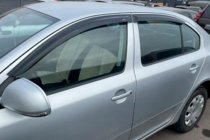 Skoda Octavia II A5 2010–2013 Okenné deflektory LiftBack (4 ks, HIC) fotografia 7