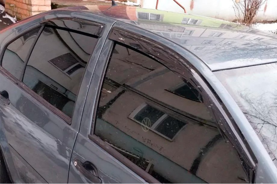 Volkswagen Bora 1998–2004 Deflektory okien (4 ks, HIC) Image