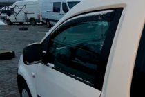 Volkswagen Caddy 2010–2015 Okenné veterné deflektory (2 ks, HIC) fotografia 14
