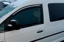 Volkswagen Caddy 2010–2015 Okenné veterné deflektory (2 ks, HIC) fotografia 15