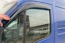 Opel Movano 2004–2010 Okenné veterné deflektory (2 ks, HIC) fotografia 6