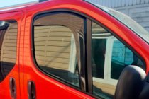 Nissan Primastar 2002–2014 Vkladané okenné deflektory (2 ks, HIC) fotografia 3