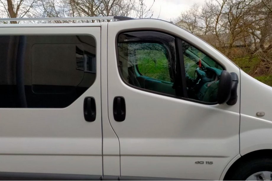 Nissan Primastar 2002–2014 Vkladané okenné deflektory (2 ks, HIC) Image