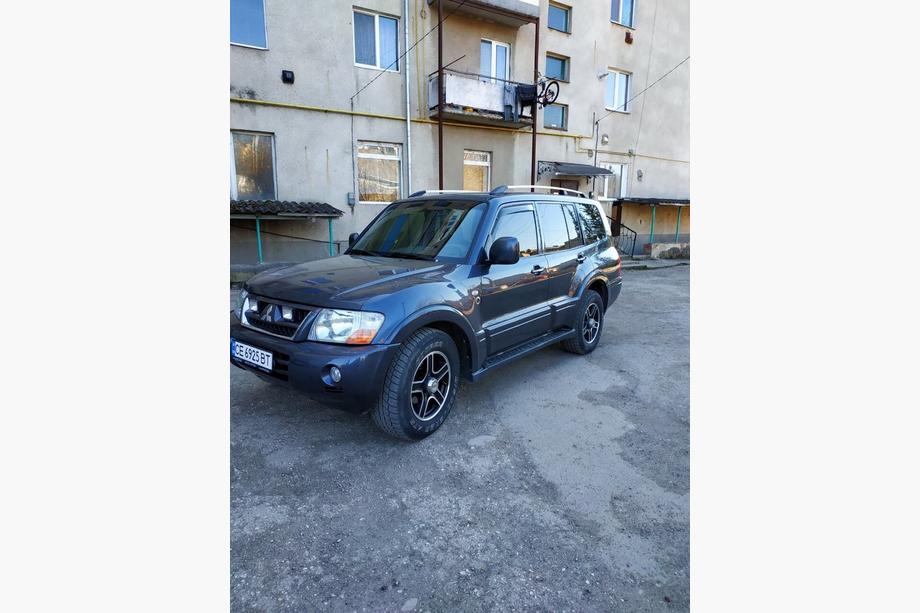 Mitsubishi Pajero Wagon III 1999–2006 Strešné pozdĺžne nosiče (relingy) chróm, turecký dizajn (2 ks) Fotografia 5