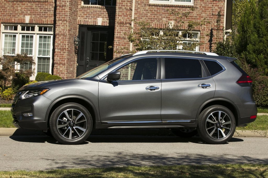 Druhá generácia crossovera Nissan Rogue