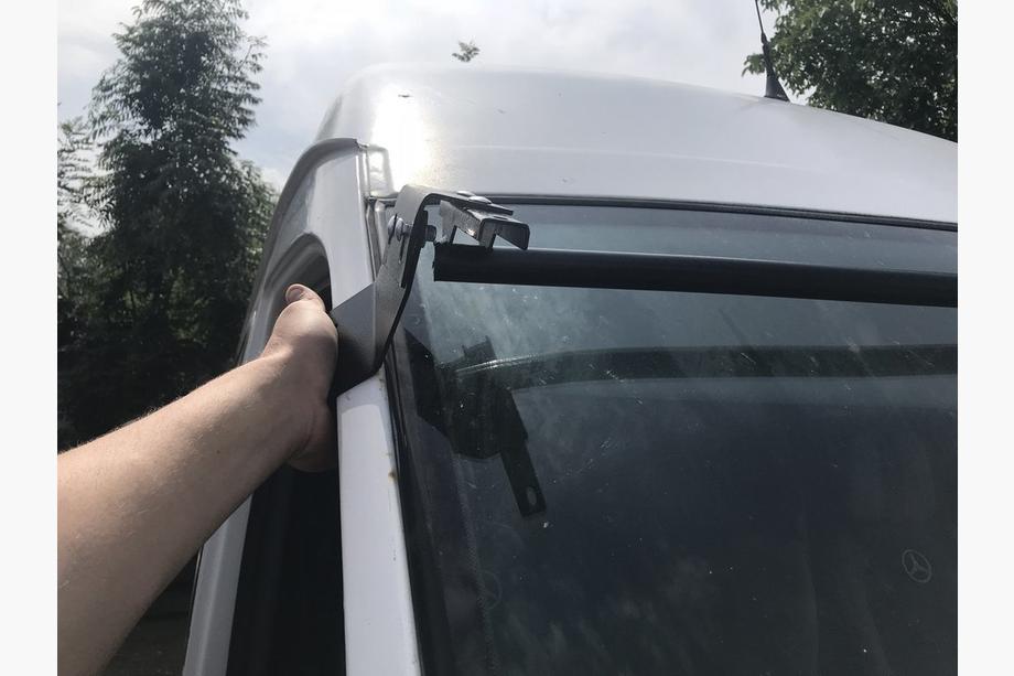 Volkswagen LT 1995–2006 Slnečná clona na čelné sklo (čierny lesk, 5 mm) Fotografia 8