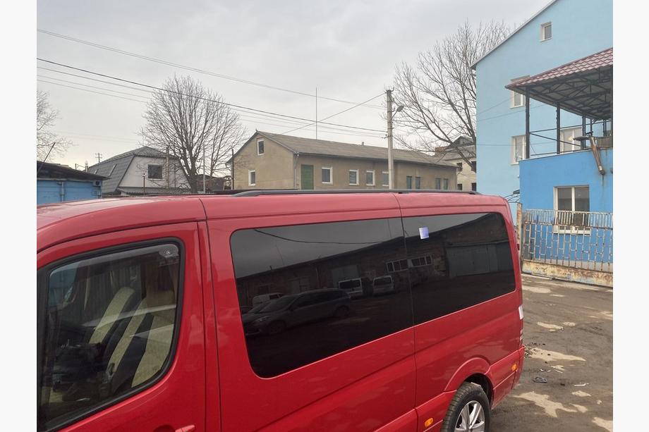 Mercedes Sprinter W906 2006–2018 Strešné lyžiny DD 265 cm, matná čierna, liatinová pätka Fotografia 4