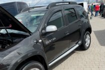Dacia Duster 2008–2018 Deflektory okien (4 ks, HIC) fotografia 2
