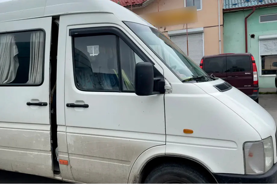 Volkswagen LT 1995–2006 Okenné veterné deflektory (2 ks, HIC) Image