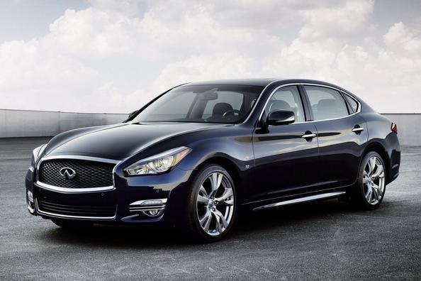Recenzia biznis sedanu Infiniti Q70