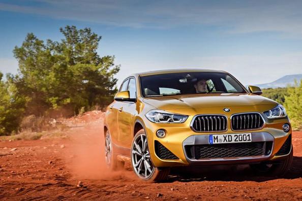 Recenzia kompaktného crossoveru BMW X2