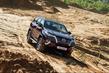 Test sedemmiestneho rámového SUV Toyota Fortuner fotografia 12